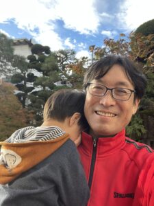 ３歳の息子と筆者の土屋幸太郎の写真です。