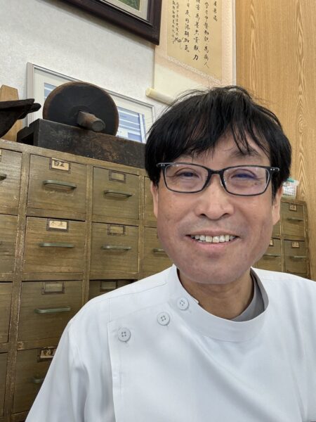 山形県東根市の土屋薬局でPCOS・妊活相談を行う薬剤師の土屋幸太郎