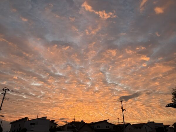 令和8年7月9日の夕方、天童市で撮影した美しい夕焼け空。
