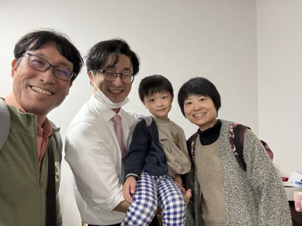 土屋親子とY氏。仙台の中医学、起立性調整障害の定例会にて。